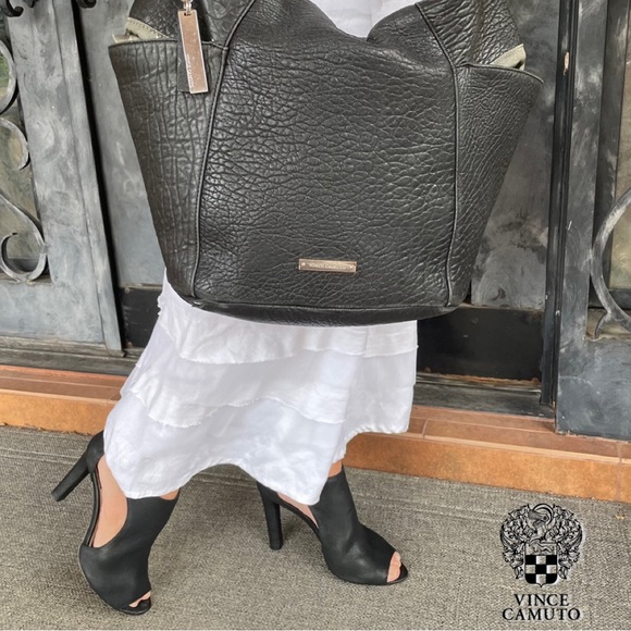 Vince Camuto Omally black leather peep toe 4” heels - Sz 9 - Picture 8 of 9